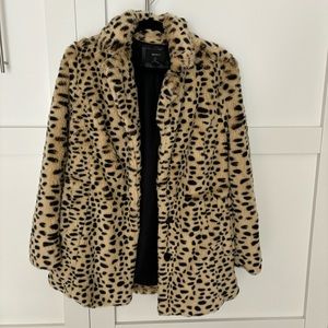 ❌SOLD❌ FAVORITE faux fur coat, leopard print Size Large